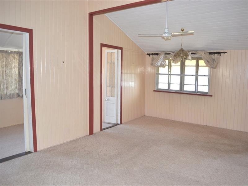 27 Kroombit Street, Biloela QLD 4715