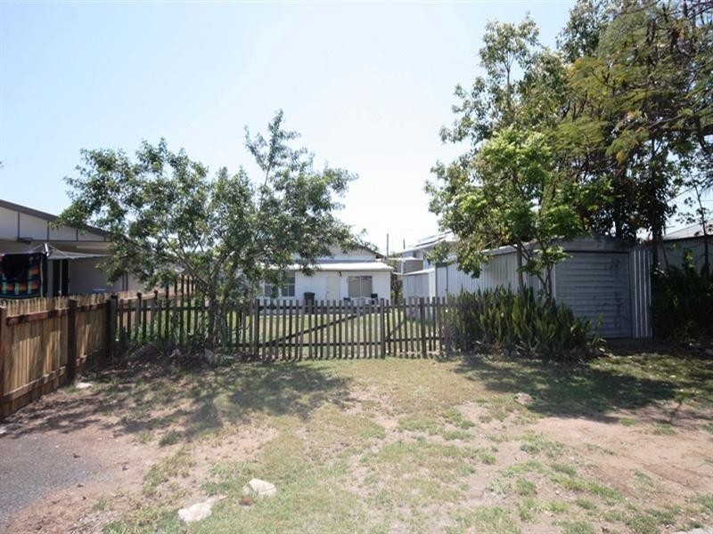 23 Kroombit Street, Biloela QLD 4715