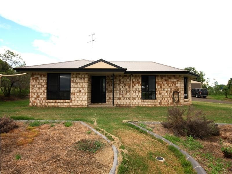 24 – 26 Nicholson Street, Banana QLD 4702