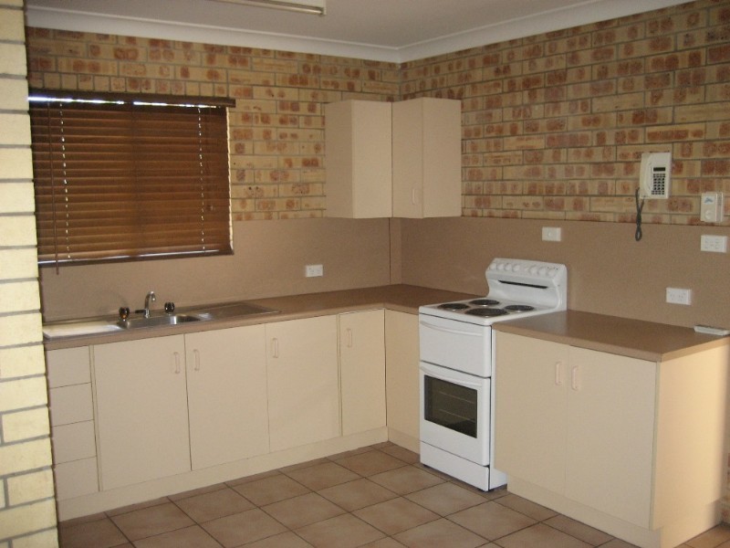 2/3 Gallagher Court, Biloela QLD 4715