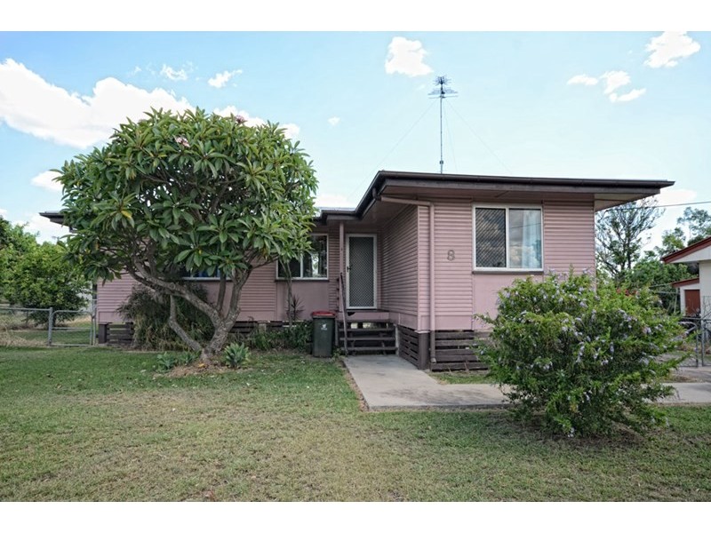 8 Collins Street, Biloela QLD 4715