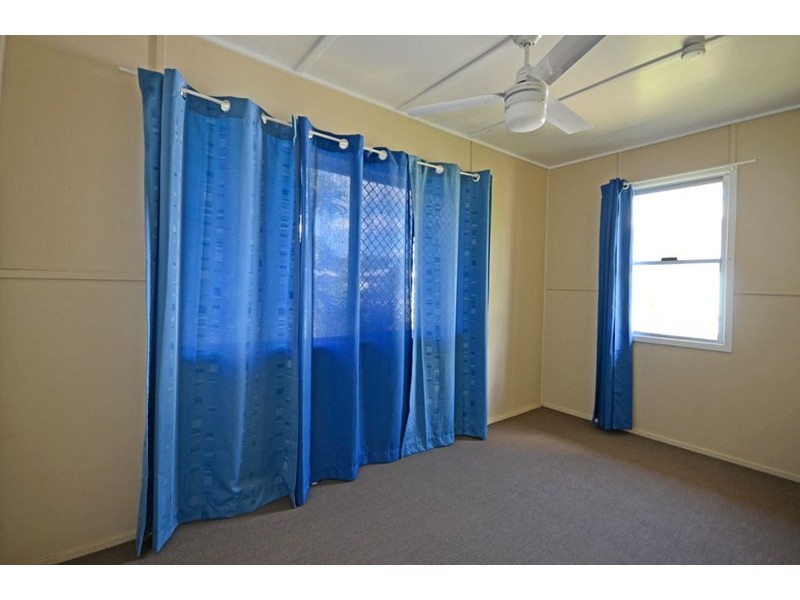 8 Collins Street, Biloela QLD 4715