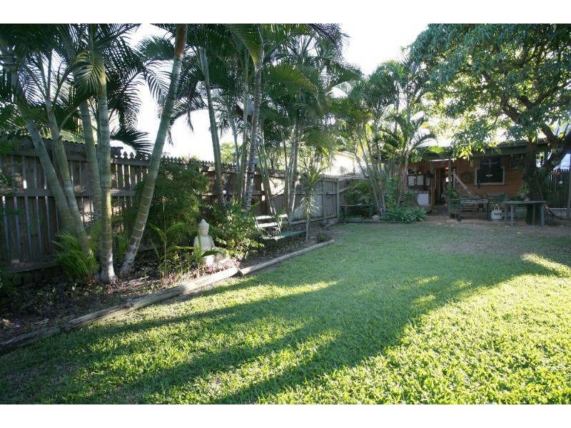 11 Edwards Street, West End QLD 4810