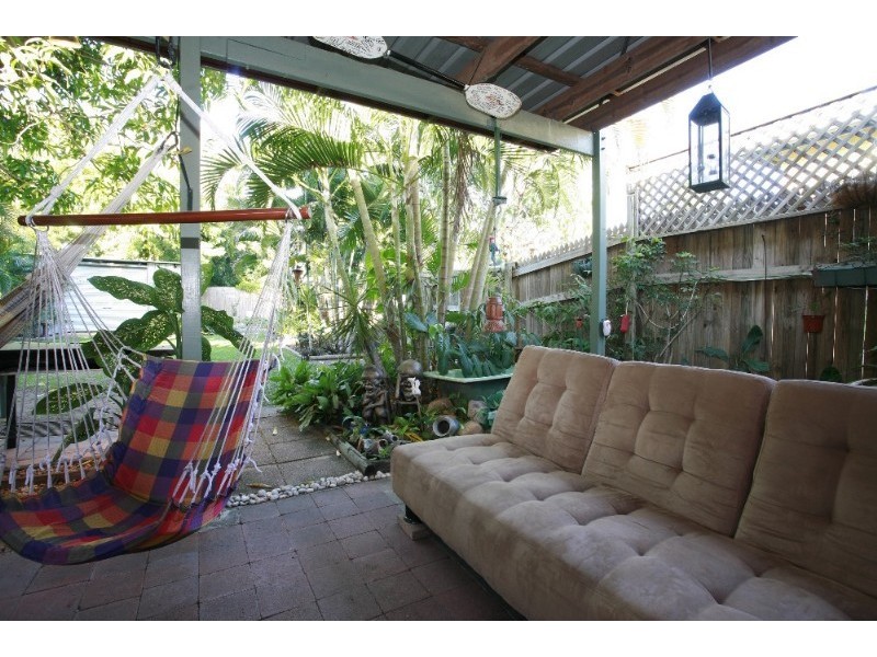 11 Edwards Street, West End QLD 4810