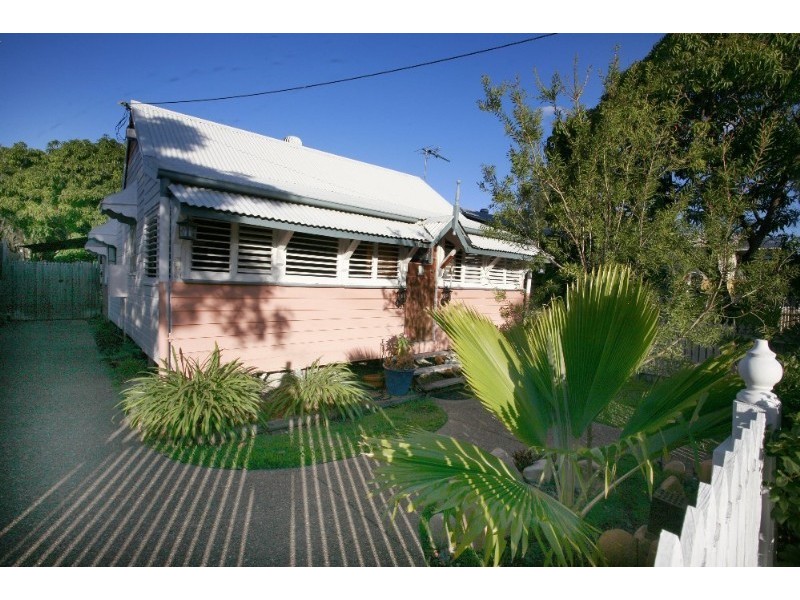 11 Edwards Street, West End QLD 4810