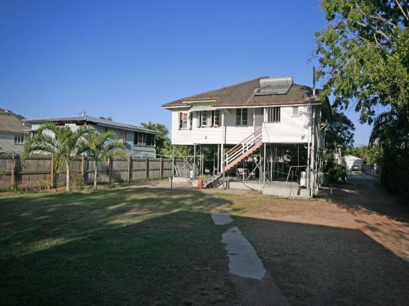 35 Kitchener Road, Pimlico QLD 4812