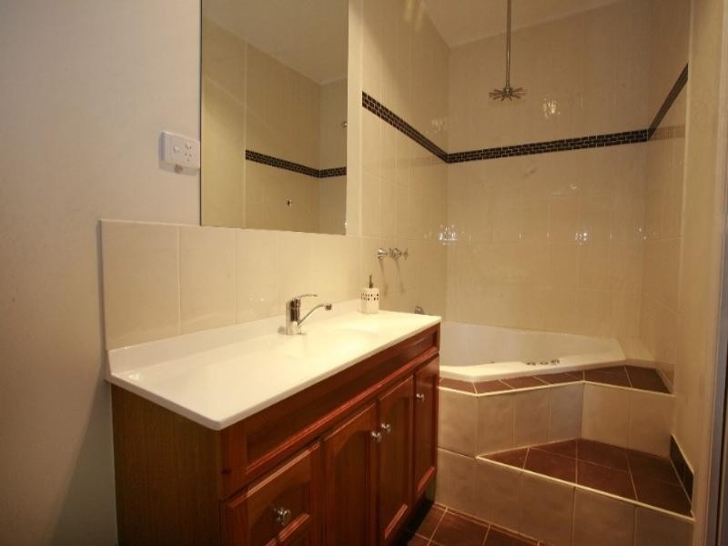 13 Dillane Street, Hyde Park QLD 4812