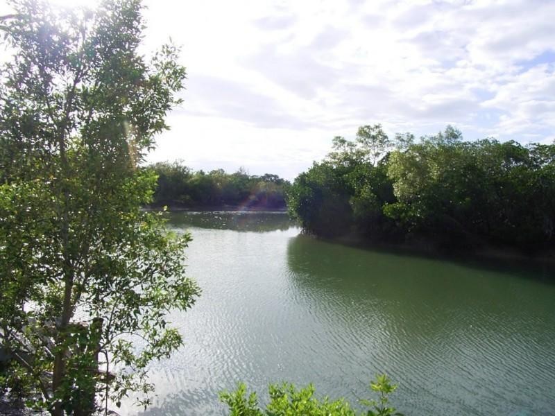 42272 Bruce Highway, Bluewater QLD 4818