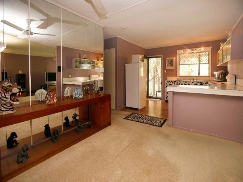 2 Marks Street, Hermit Park QLD 4812