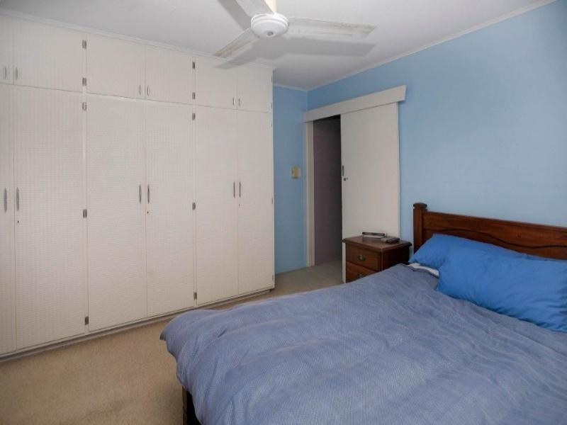 2 Marks Street, Hermit Park QLD 4812