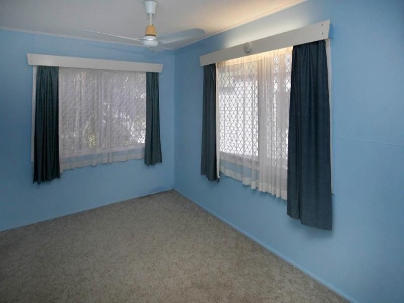 2 Marks Street, Hermit Park QLD 4812