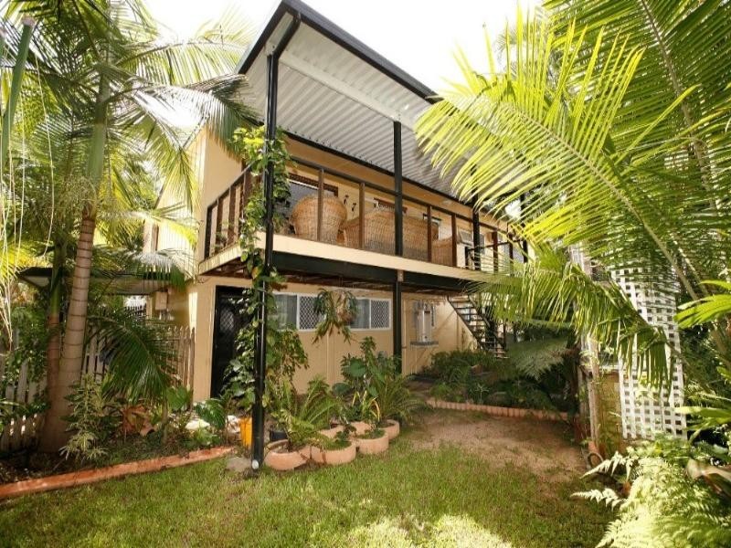 2 Marks Street, Hermit Park QLD 4812