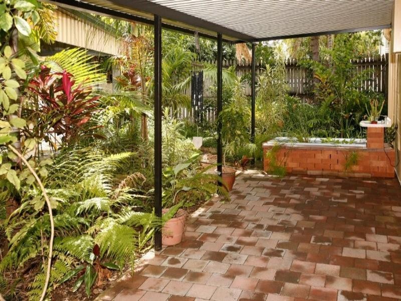 2 Marks Street, Hermit Park QLD 4812