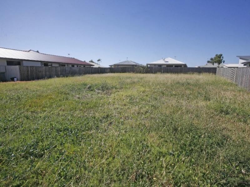 4 Henning Court, Bushland Beach QLD 4818