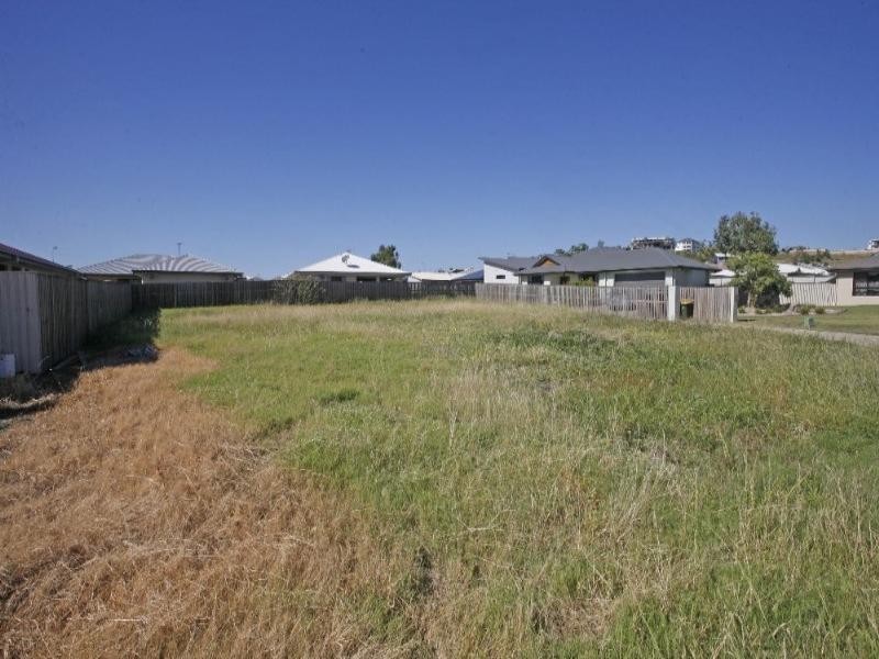 4 Henning Court, Bushland Beach QLD 4818