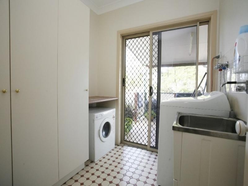 50 Flagstone Avenue, Rangewood QLD 4817