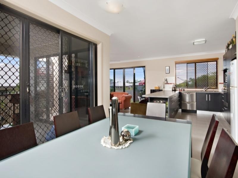 25 Dungurra Place, Bushland Beach QLD 4818