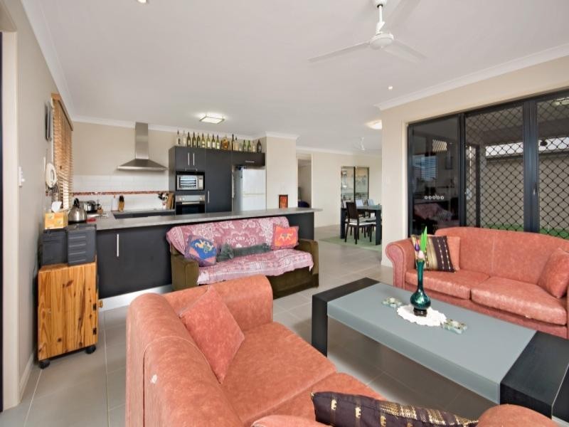 25 Dungurra Place, Bushland Beach QLD 4818
