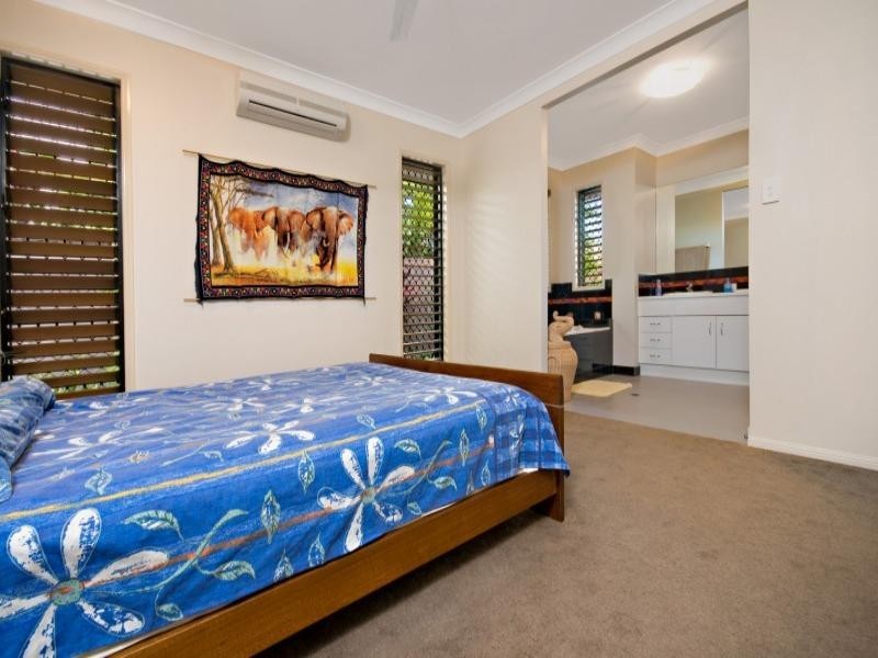 25 Dungurra Place, Bushland Beach QLD 4818