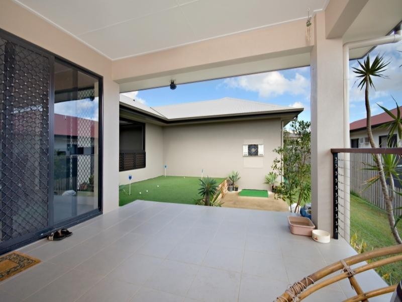 25 Dungurra Place, Bushland Beach QLD 4818