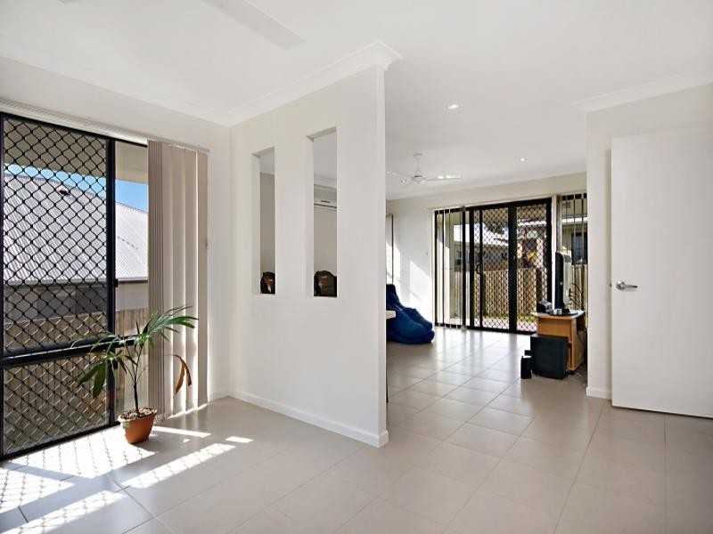11 Helvellyn Street, Bushland Beach QLD 4818