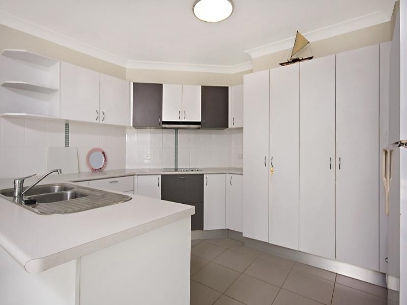 11 Helvellyn Street, Bushland Beach QLD 4818