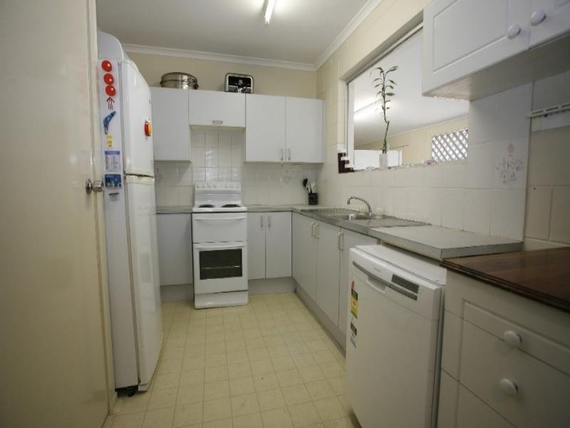 2 Alexander Court, Rasmussen QLD 4815