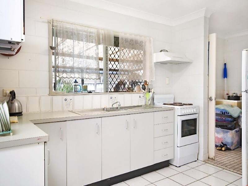 24 San Vito Crescent, Rasmussen QLD 4815