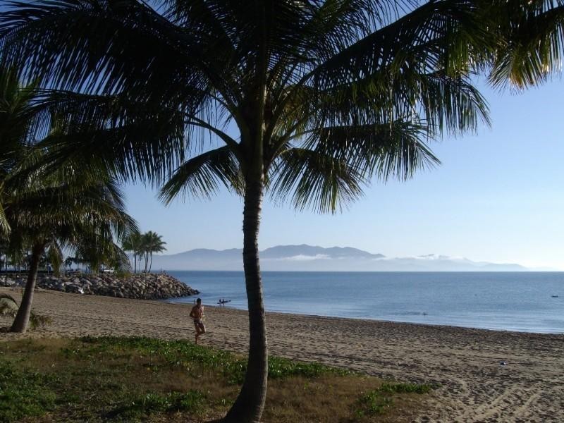 19 Kosciusko Way, Mount Louisa QLD 4814