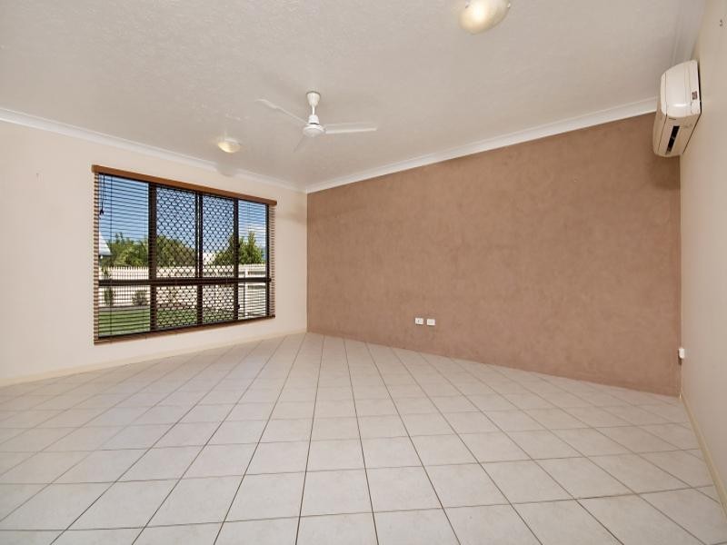 25 Miller Circuit, Kirwan QLD 4817