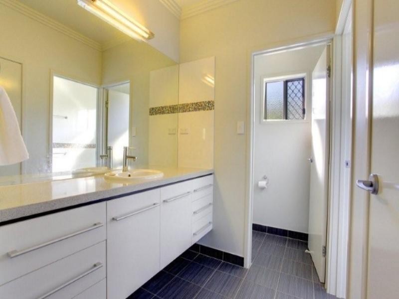 11 Kosciusko Way, Mount Louisa QLD 4814