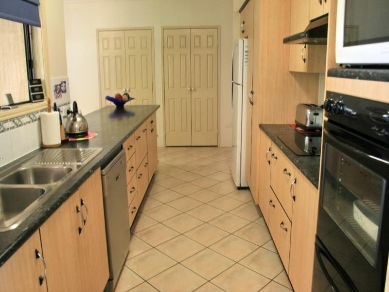 6 Seldon Place, Kirwan QLD 4817