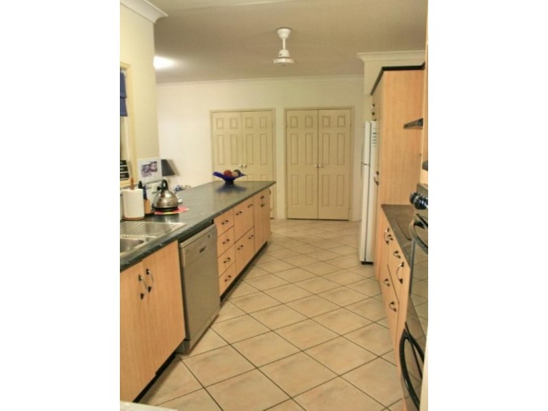 6 Seldon Place, Kirwan QLD 4817