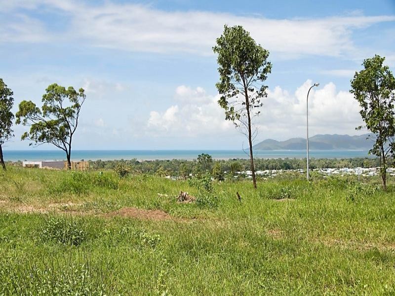 71 Goicoechea Drive, Bushland Beach QLD 4818