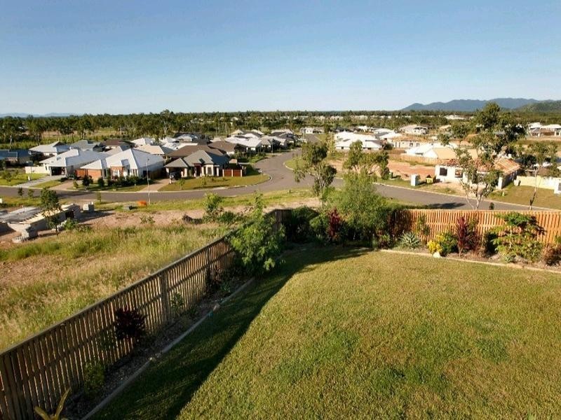 5 Harrier Court, Bushland Beach QLD 4818