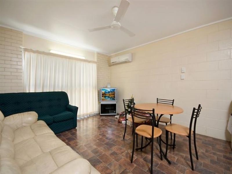 2/85 Queens Road, Hermit Park QLD 4812