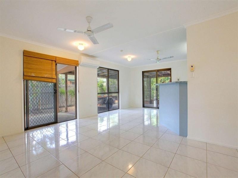 15 Redwood Avenue, Kirwan QLD 4817