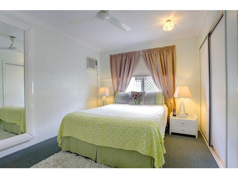2 Dalkeith Crescent, Mount Louisa QLD 4814