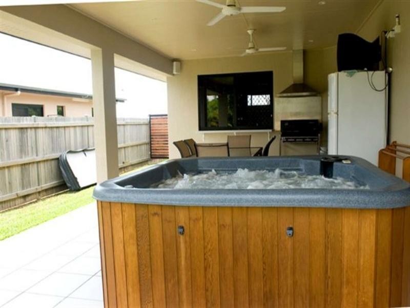 66 Minaret Way, Mount Louisa QLD 4814