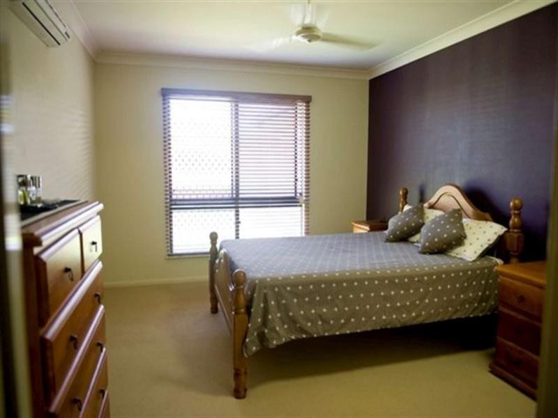 66 Minaret Way, Mount Louisa QLD 4814