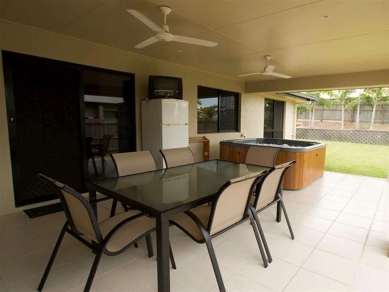 66 Minaret Way, Mount Louisa QLD 4814