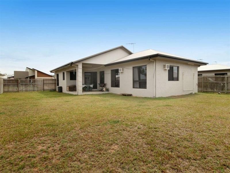 9 Eungella Court, Bushland Beach QLD 4818