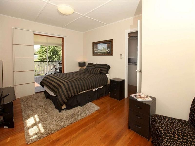 2 Spring Street, Hermit Park QLD 4812