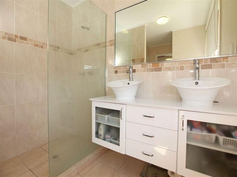 2 Spring Street, Hermit Park QLD 4812