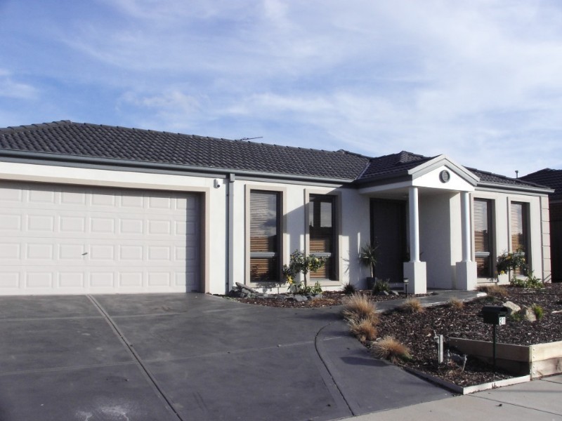 21 Killarney Crescent, Pakenham VIC 3810