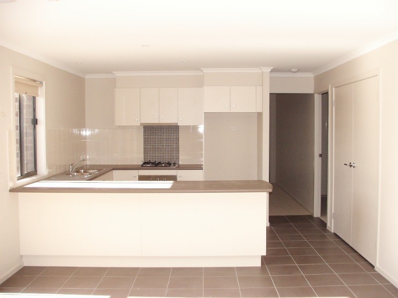 1 Persimmon Drive, Pakenham VIC 3810