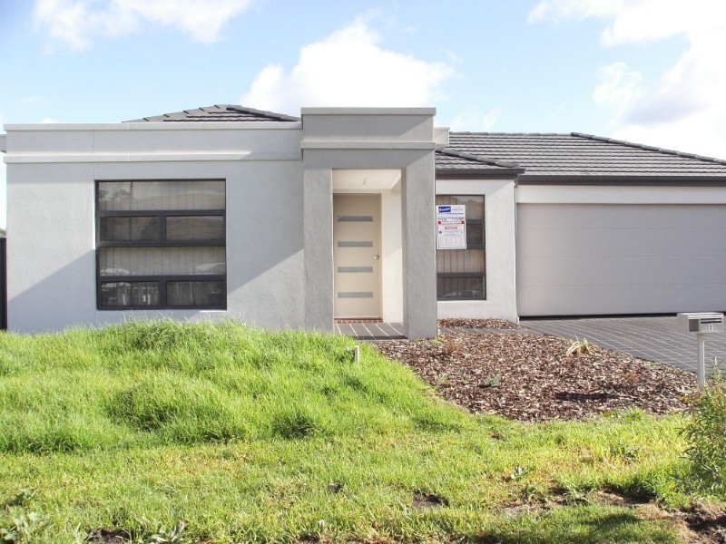 1 Persimmon Drive, Pakenham VIC 3810