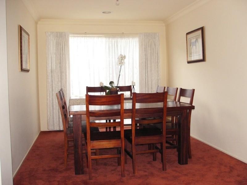 4 Stacey Street, Bunyip VIC 3815