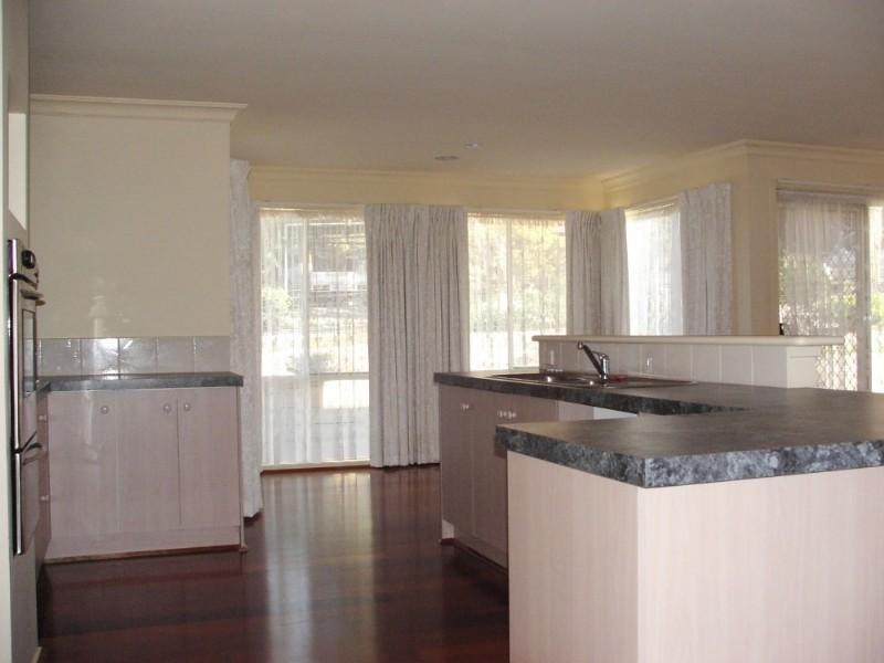 4 Stacey Street, Bunyip VIC 3815