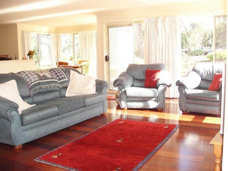 4 Stacey Street, Bunyip VIC 3815